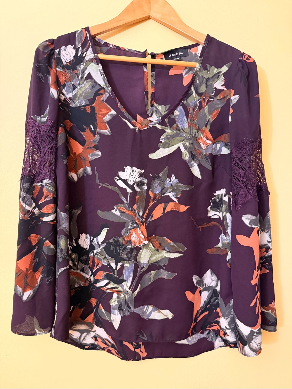 Le Château Plum Floral Lace Panel V-Neck Blouse Extra Small TP/XS